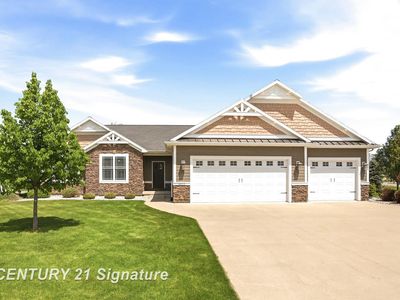 6022 Shadbush Dr