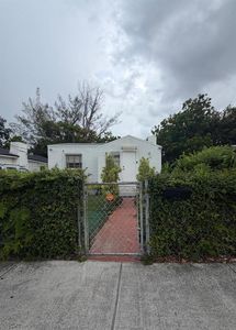 1176 NW 58th Ter