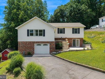 608 Wellington Ln