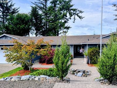 1689 Applewood Dr