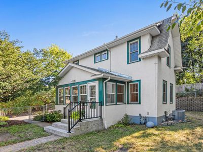 902 Hunt Pl