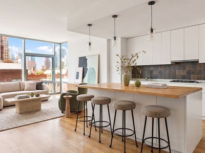 425 W 53rd St APT 706