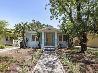 6503 N Wellington Ave