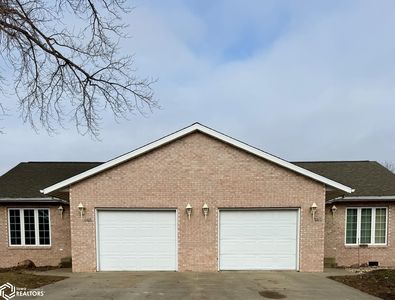 220 & 222 Manor Dr