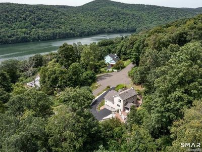 11 Squantz View Drive