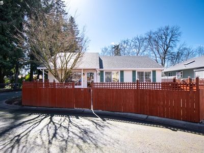 1817 NE Edge Park Loop