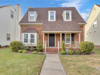 2820 Colchester Cres