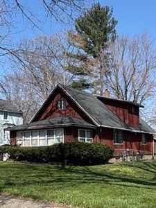 204 W Berry Ave