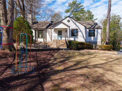 413 Herrington Dr NE