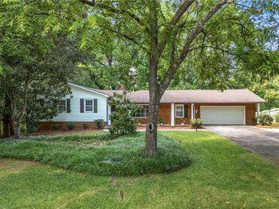107 Ben Nevis Dr