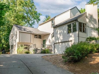 4166 Edinburgh Trl NE