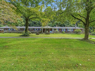 5 Douglas Drive