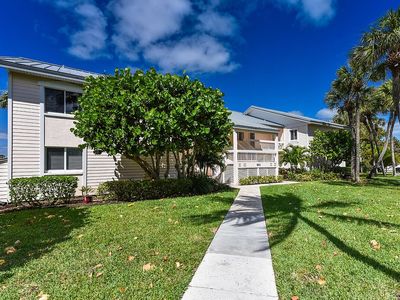 5811 NE Gulfstream Way APT 4002