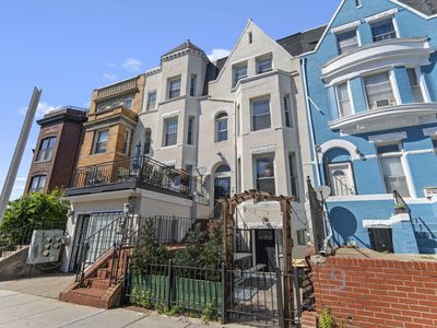 241 Florida Ave NW APT 2