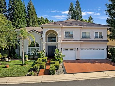 98 Valley Falls Pl