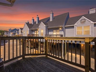 863 Little Bay Ave APT 2