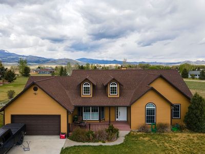22 Coachman Ln