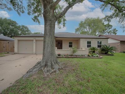 711 Voyager Dr