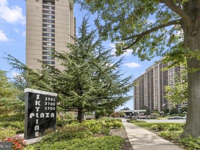 3705 S George Mason Dr APT 2002S