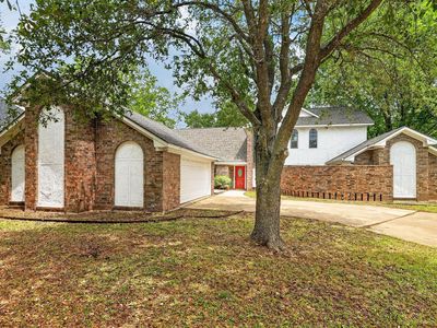 2341 W Briargate Dr