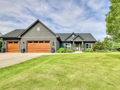 W347N5943 Lake DRIVE