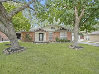 25203 Holyoke Ln