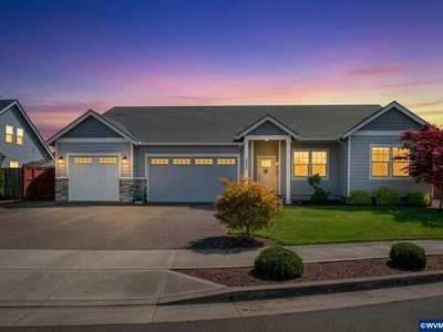 2632 NE Tuscan Loop