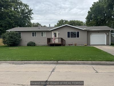 307 E Twelfth Wood Riv NE
