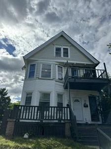 3005 N 40th STREET