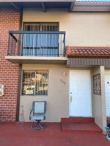 1925 SW 107th Ave APT 208