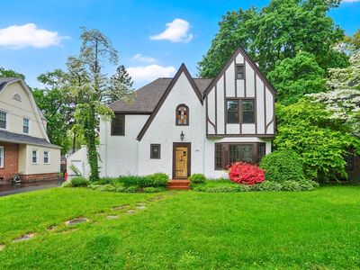 Property at 158 Wenonah Rd, Longmeadow, MA