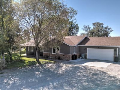 5275 Toyon Dr