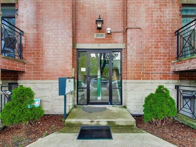 2551 W Arthur Ave APT 1W