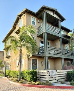 441 S Glendora Ave