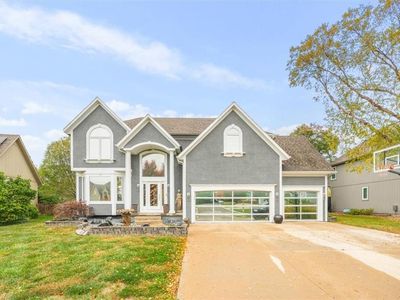 332 NE Parks Edge Dr
