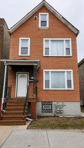 8233 S Escanaba Ave