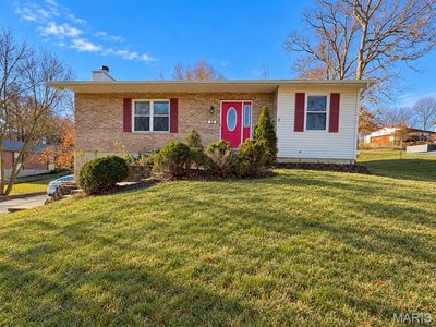 Property at 15 Toni Trails Ct, Fenton, MO