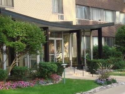 6300 N Sheridan Rd APT 203
