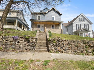 512 W 2nd St