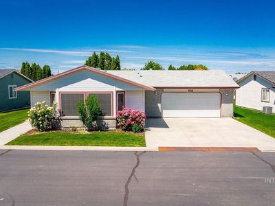 1100 Burnett Dr #502-D