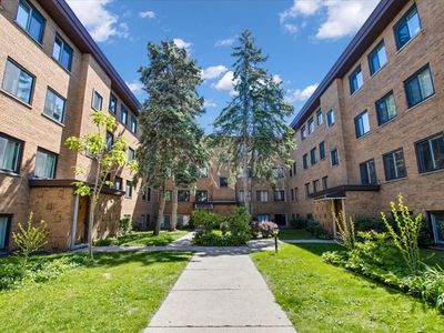 7351 N Ridge Blvd APT 1A