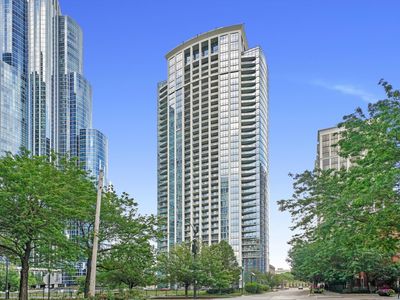 1235 S Prairie Ave APT 603