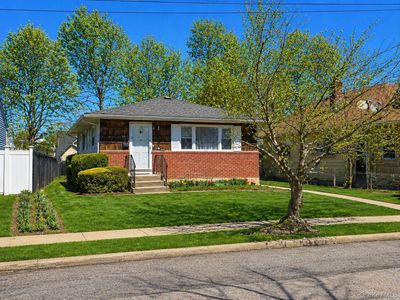 117 Woodside Avenue
