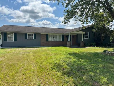 430 Lakeview Dr