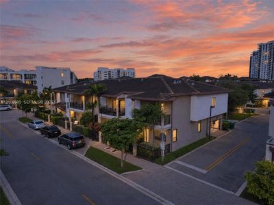 Property at 8373 NW 49th St, Doral, FL