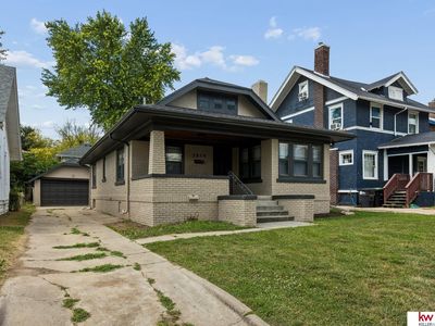 2859 Newport Ave