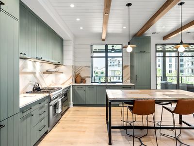 5118 Southern Pines Ln