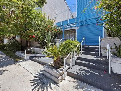 1200 Gaviota Ave APT 204