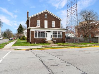 214 W Washington St