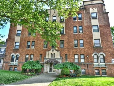 303 Hamilton Pl #A4